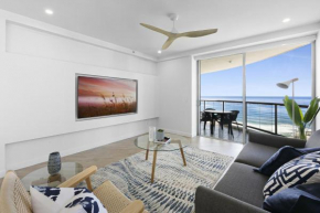 Chevron Renaissance 3 Bed Apartment by Vaun